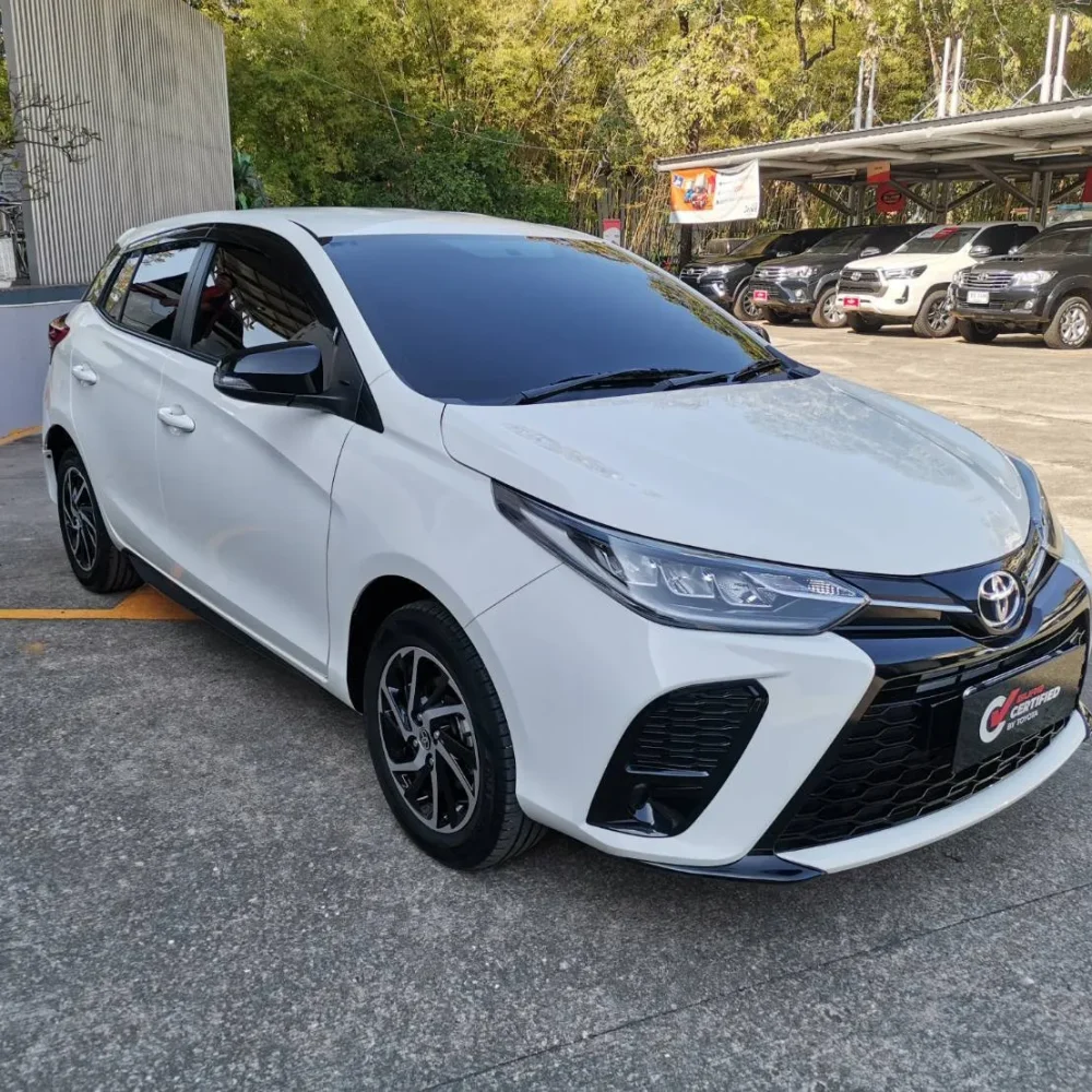 Toyota - Yaris - Ativ - Hatchback [SKU:7277]